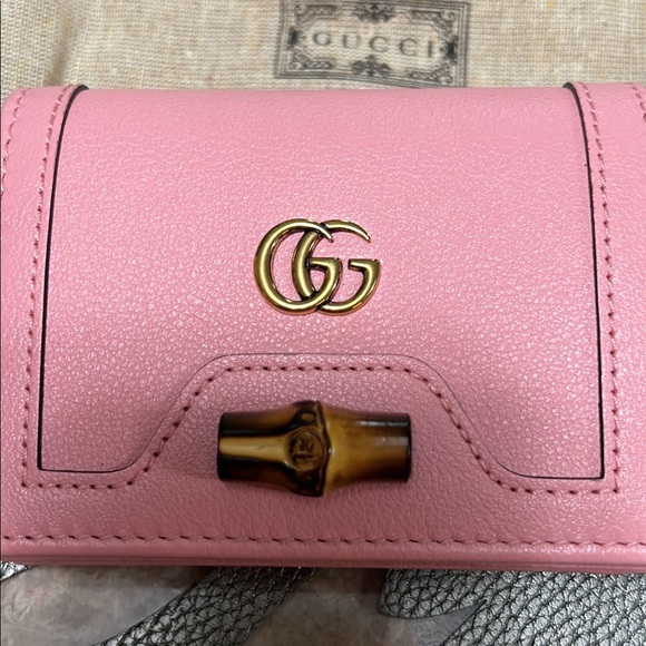 GUCCI CARDHOLDER NEW COLLECTION (NEVER USED) - Picture 1 of 7